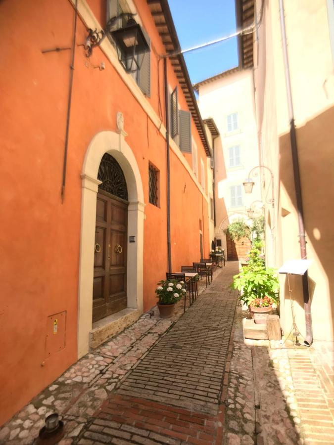 Camere Della Vecchia Posta Trevi Eksteriør bilde
